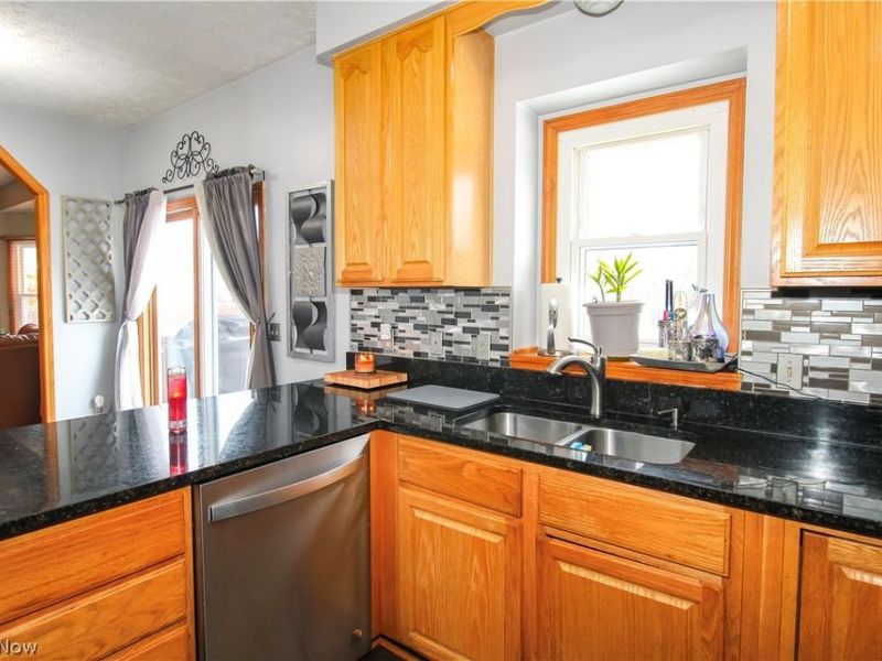 5946 N Mayflower Drive , Lorain, OH 44053 Photo 22