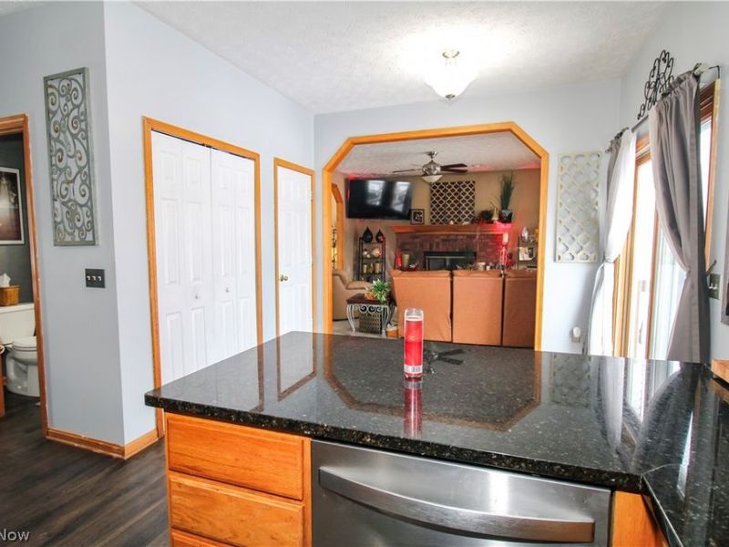 5946 N Mayflower Drive , Lorain, OH 44053 Photo 23