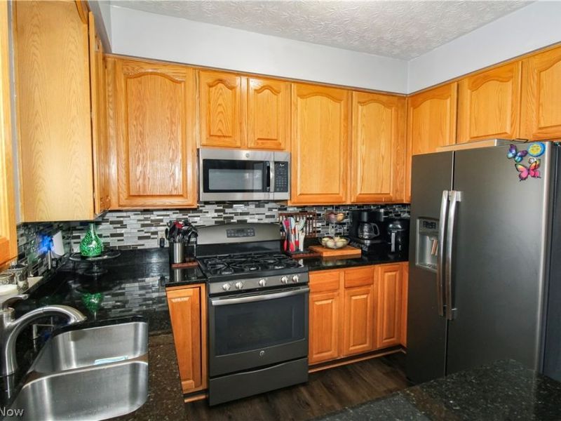 5946 N Mayflower Drive , Lorain, OH 44053 Photo 24