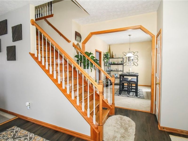 5946 N Mayflower Drive , Lorain, OH 44053 Photo 3