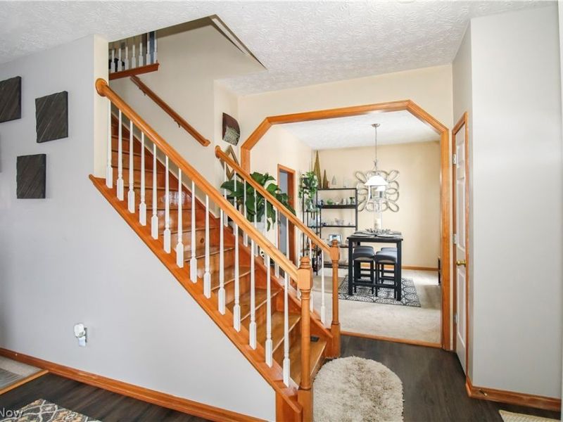 5946 N Mayflower Drive , Lorain, OH 44053 Photo 5