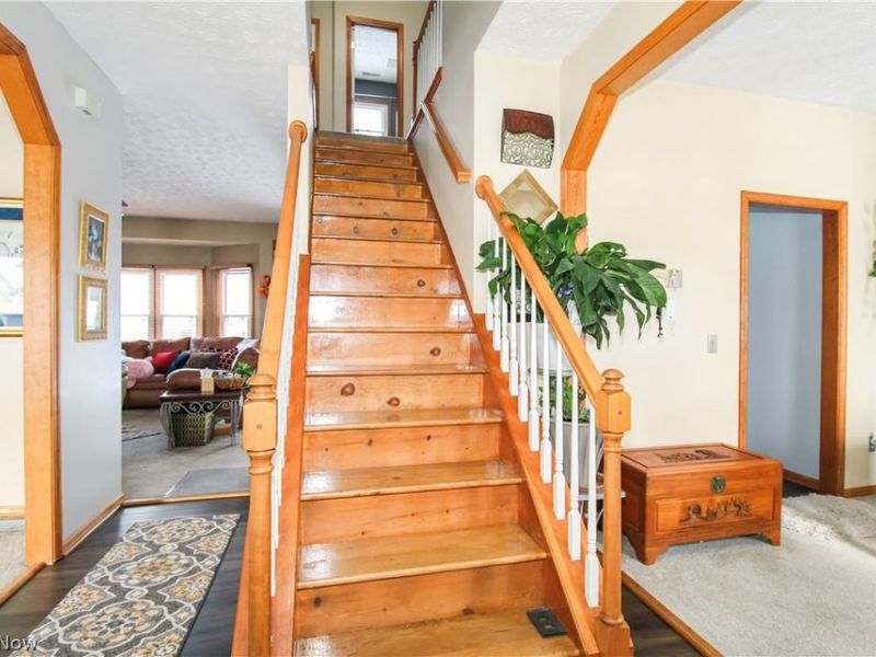 5946 N Mayflower Drive , Lorain, OH 44053 Photo 6