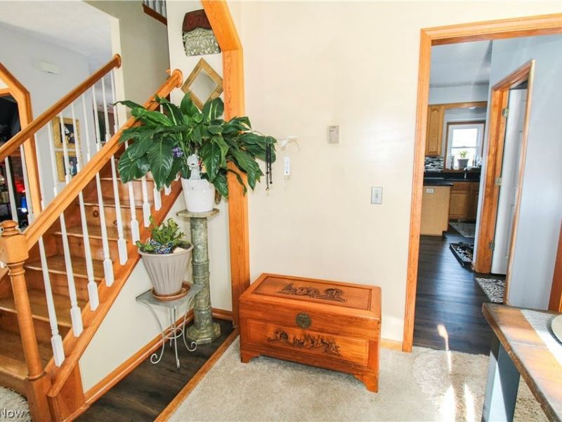 5946 N Mayflower Drive , Lorain, OH 44053 Photo 9