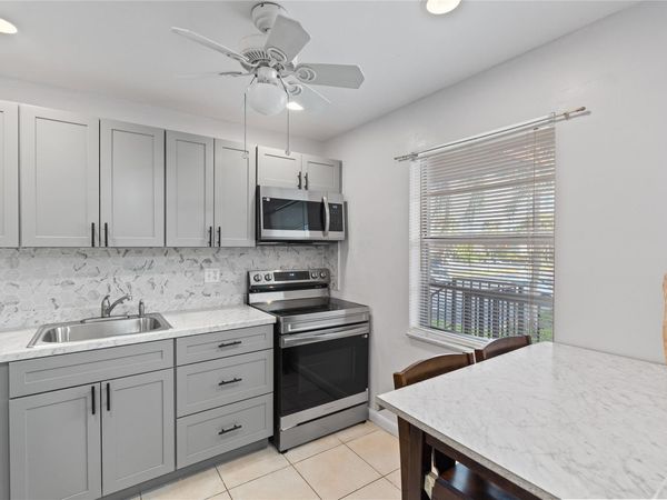 1 Abbey Lane, Unit 201, Delray Beach, FL 33446
