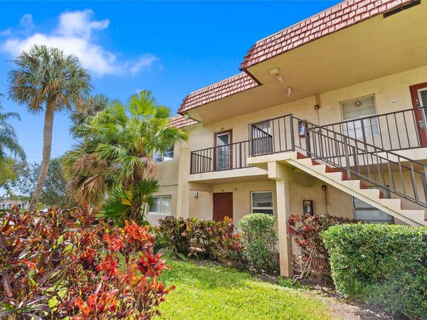 1 Abbey Lane, Unit 201, Delray Beach, FL 33446