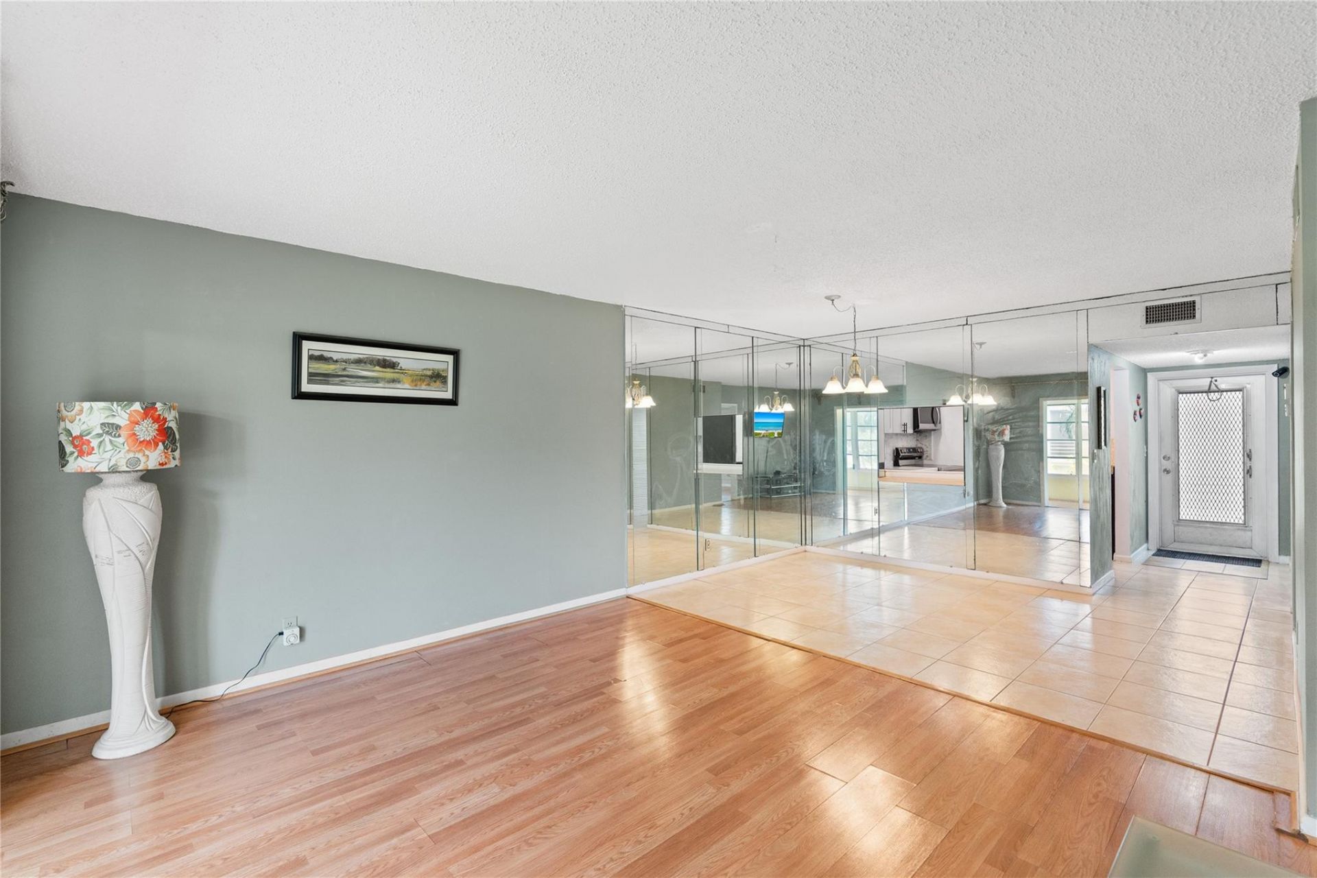 1 Abbey Lane, Unit 201, Delray Beach, FL 33446 Photo