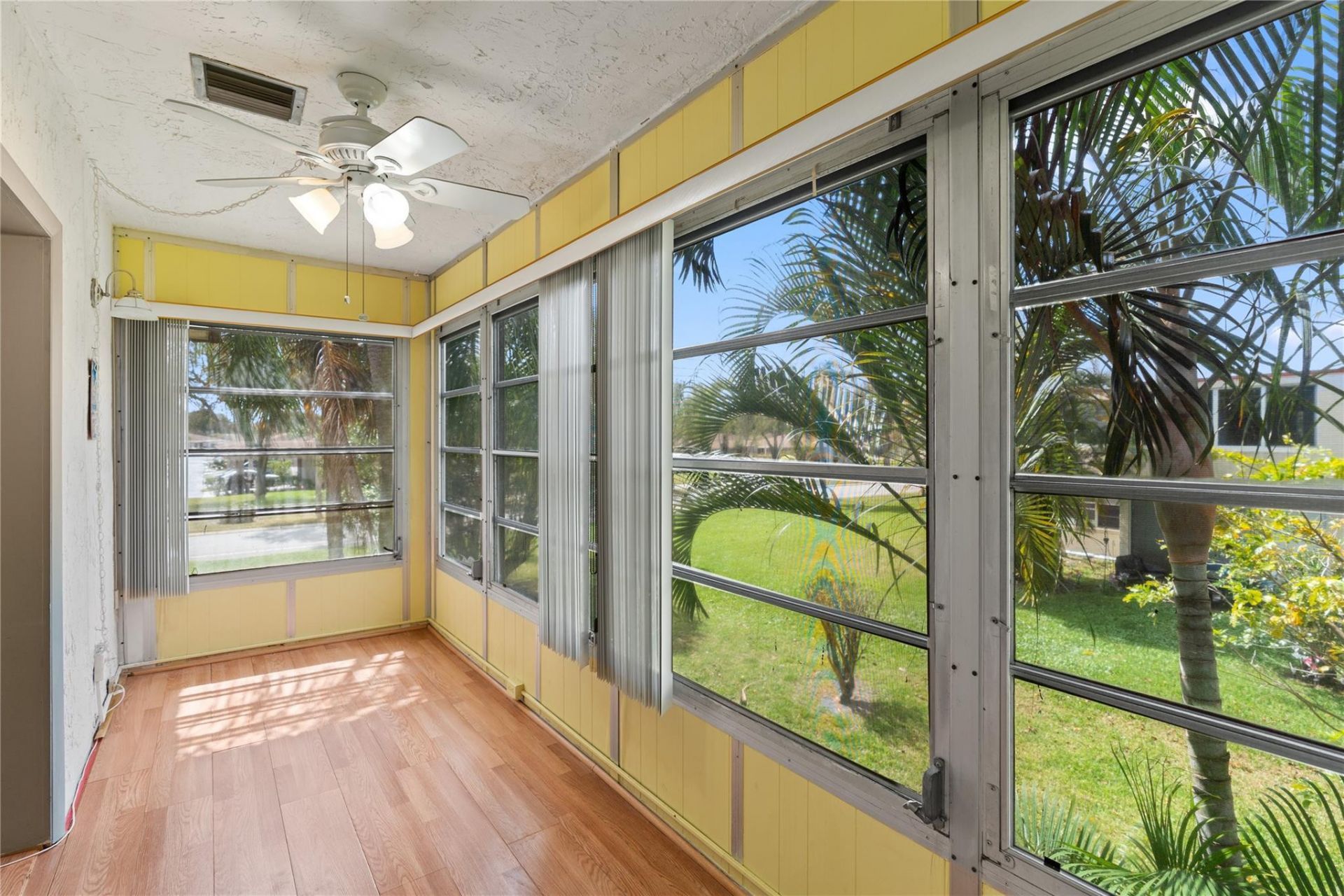 1 Abbey Lane, Unit 201, Delray Beach, FL 33446 Photo