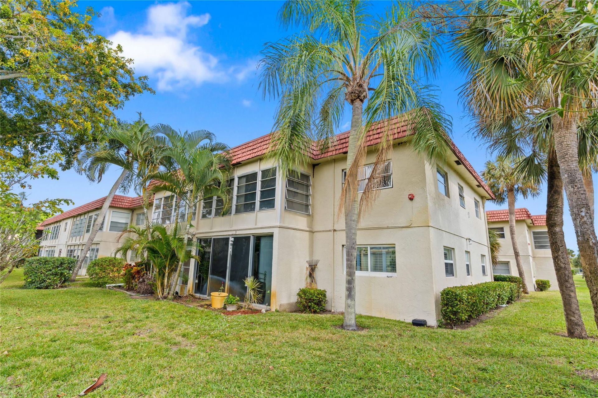 1 Abbey Lane, Unit 201, Delray Beach, FL 33446 Photo