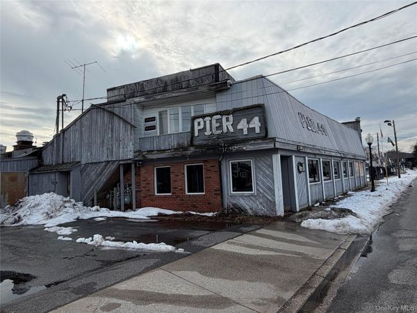 444 Fire Island Avenue , Babylon, NY 11702