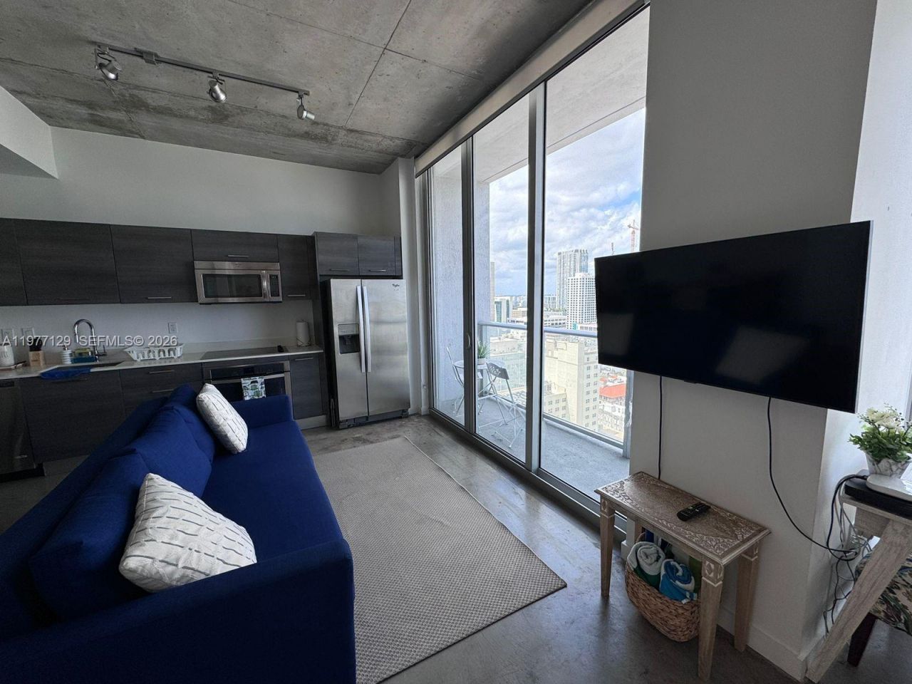 151 SE 1st St , Unit 2406, Miami, FL 33131 Photo