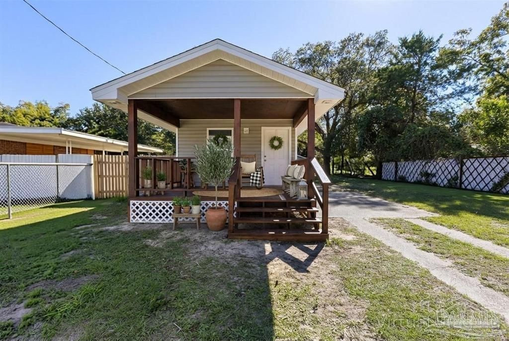 2405 W Hernandez St, Pensacola, FL 32505 Main Photo