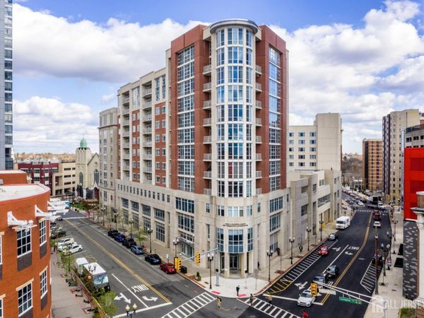 20 Livingston Avenue, New Brunswick, NJ 08901