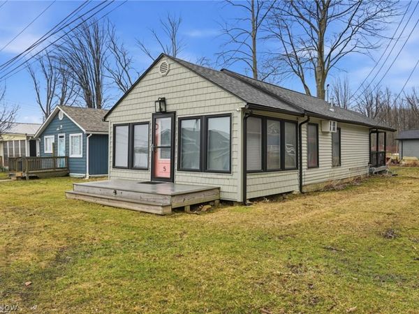 5 Stones Long Beach Drive , Ashtabula, OH 44004