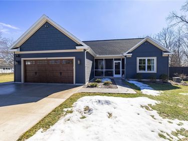 187 Chapel Street , Canandaigua, NY 14424