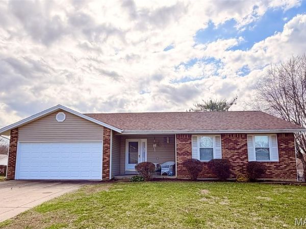4079 Bradford Drive, St Charles, MO 63304