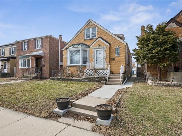 5118 N New England Street, Chicago, IL 60656