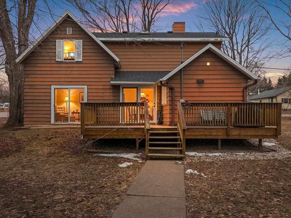 E8557 WEYAUWEGA ROAD, New London, WI 54961