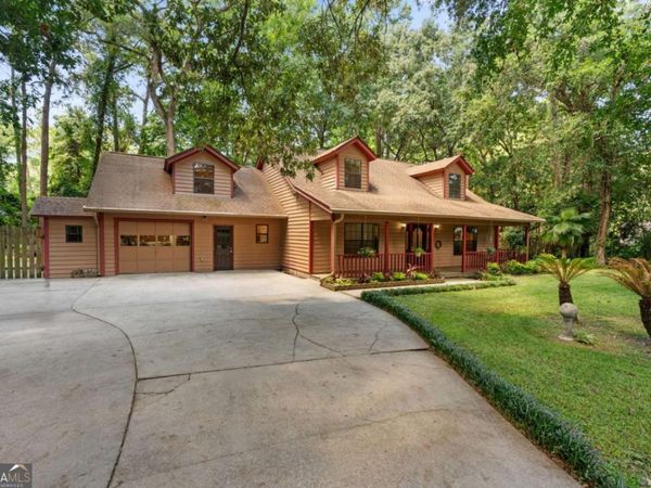 9 W Coquena Circle, Savannah, GA 31410