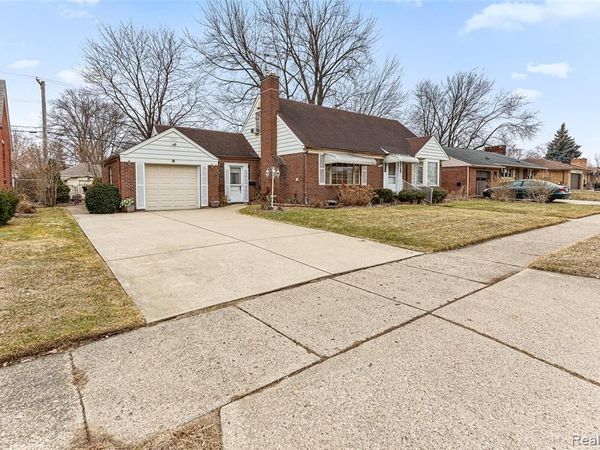 17980 Homer Street, Roseville, MI 48066