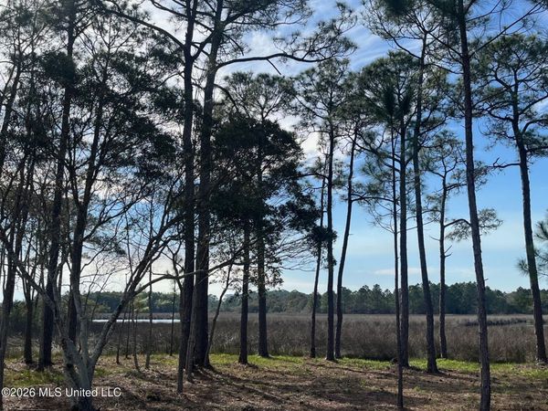 Ascot Drive, Biloxi, MS 39532