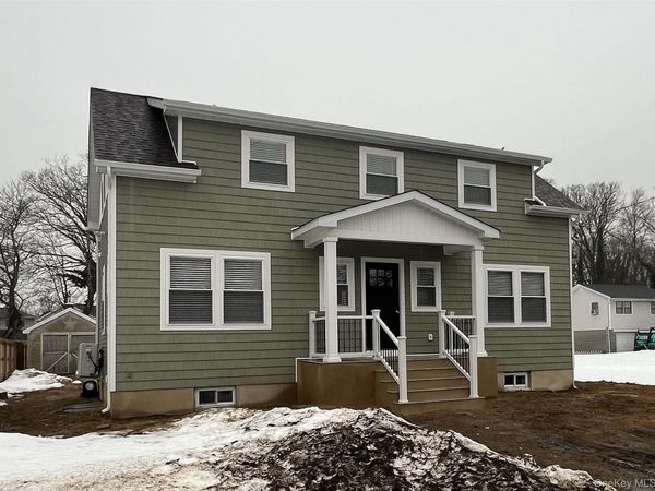 28 Locust, Bayport, NY 11705