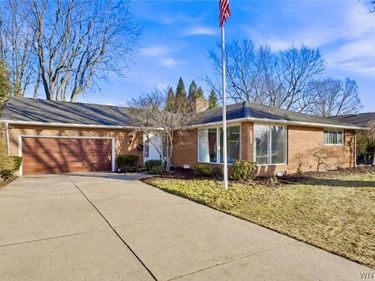 205 Troy Del Way, Buffalo, NY 14221