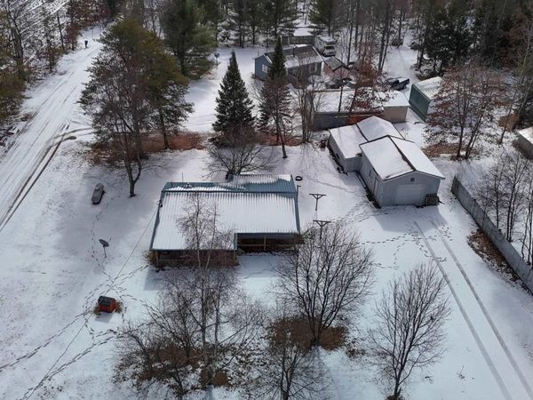 770 Roberts, Harrison, MI 48625