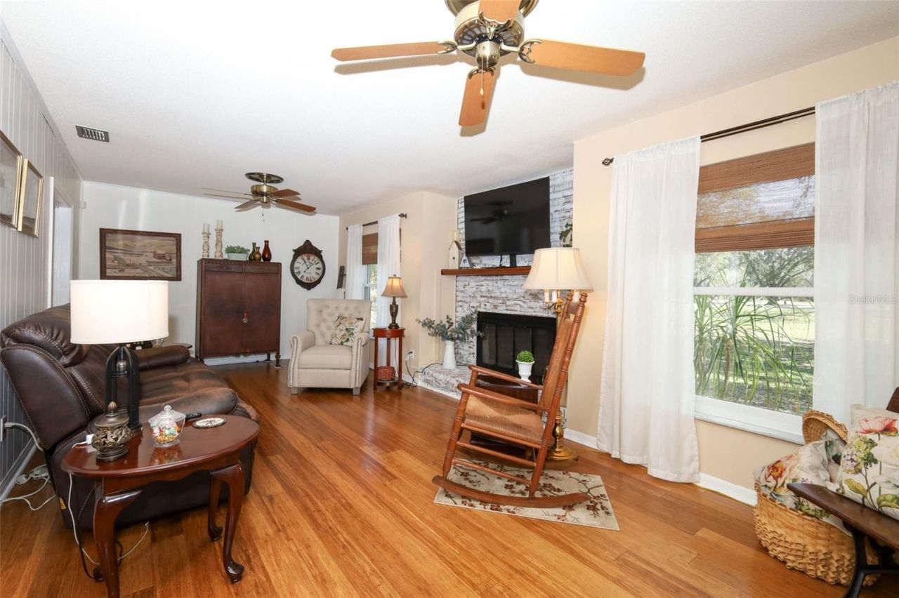 1607 Pinar Drive , Orlando, FL 32825 Photo