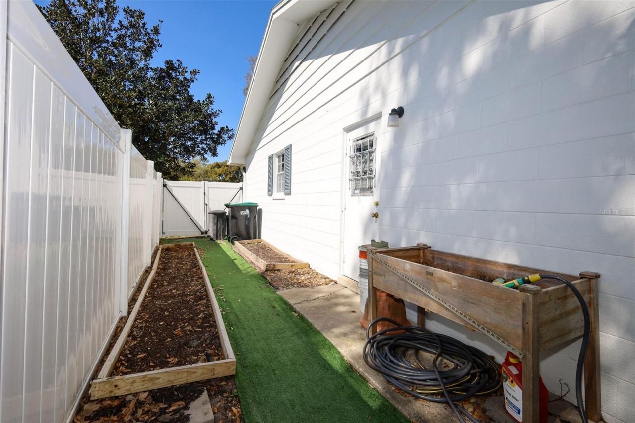 1607 Pinar Drive , Orlando, FL 32825 Photo