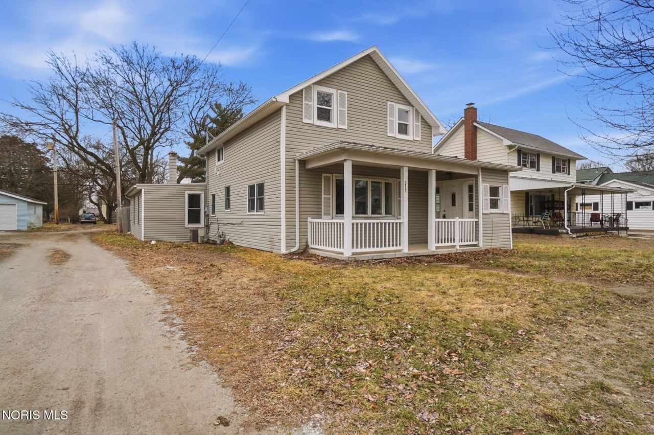 217 N East Street , Bradner, OH 43406 Main Photo