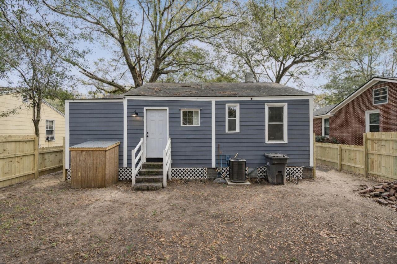 2712 E Surrey Photo 23