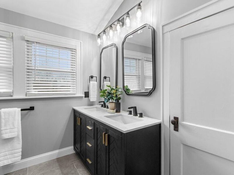 107 E Dunedin Road, Columbus, OH 43214 Photo 18