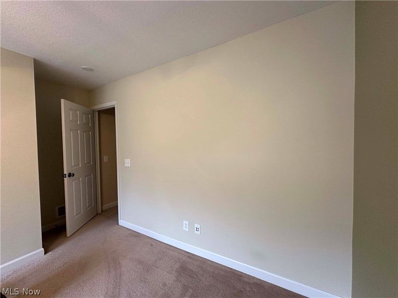 7111 Chatfield Avenue NE, Canton, OH 44721 Photo 8