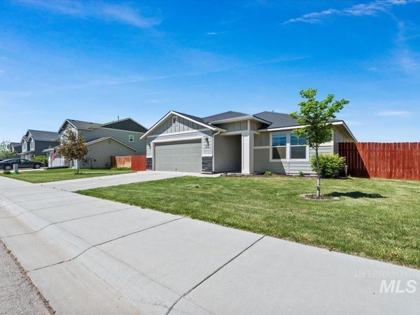 1685 SW Levant Way, Mountain Home, ID 83647