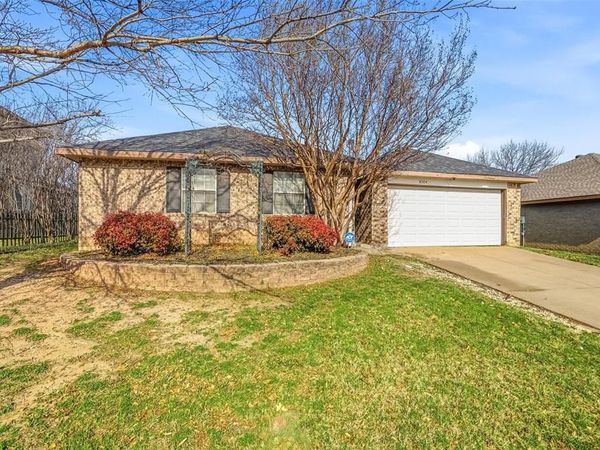 8304 Cloverglen Lane , Fort Worth, TX 76123