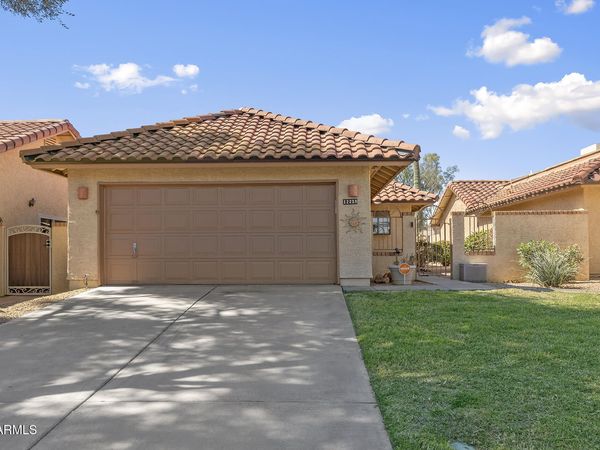 12238 S SHOSHONI Drive, Phoenix, AZ 85044
