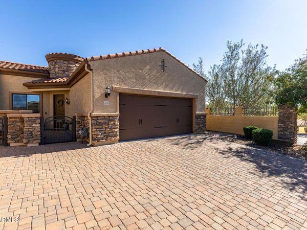 1805 N RED Cliff, Mesa, AZ 85207