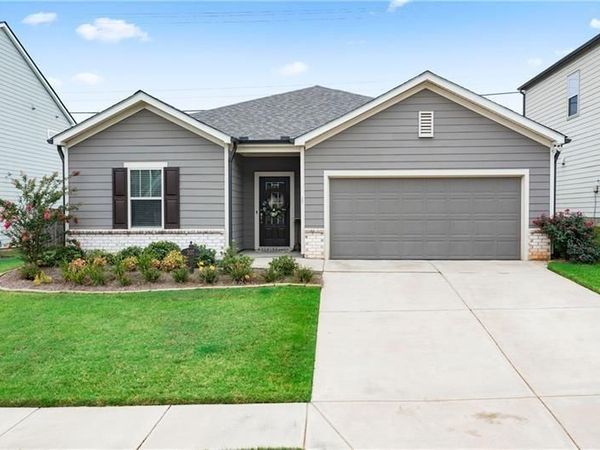 207 Meadows Court , Woodstock, GA 30189