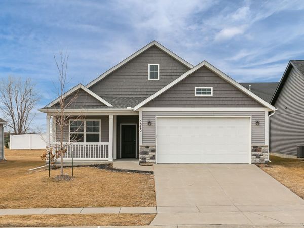 5320 Addyson Drive , Bettendorf, IA 52722