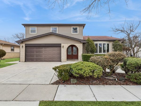 43 Inner Circle Drive, Des Plaines, IL 60016