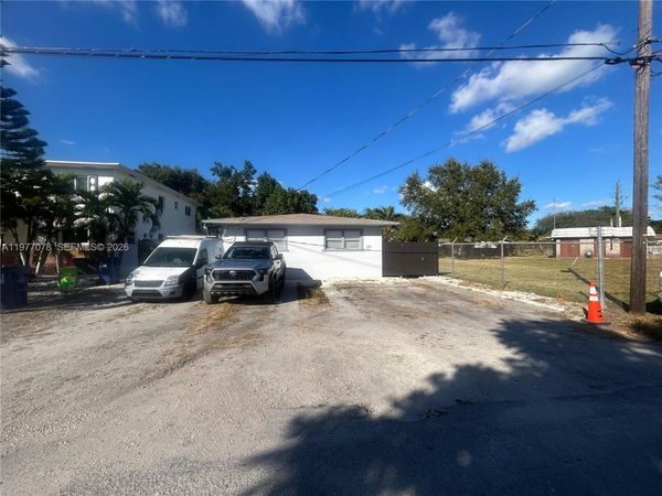 2929 NW 47th St , Unit 2, Miami, FL 33142