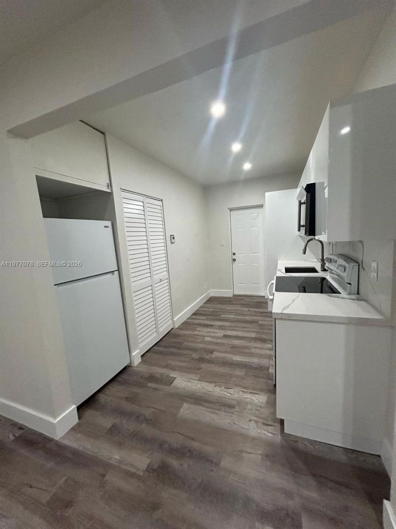 2929 NW 47th St , Unit 2, Miami, FL 33142 Photo