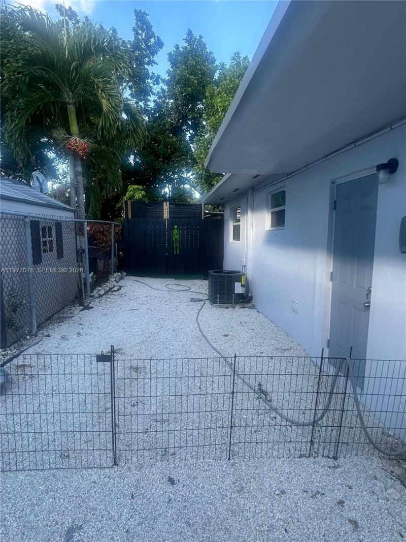 2929 NW 47th St , Unit 2, Miami, FL 33142 Photo