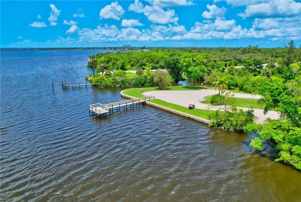 5554 Sir Walter Way, North Fort Myers, FL 33917 Photo