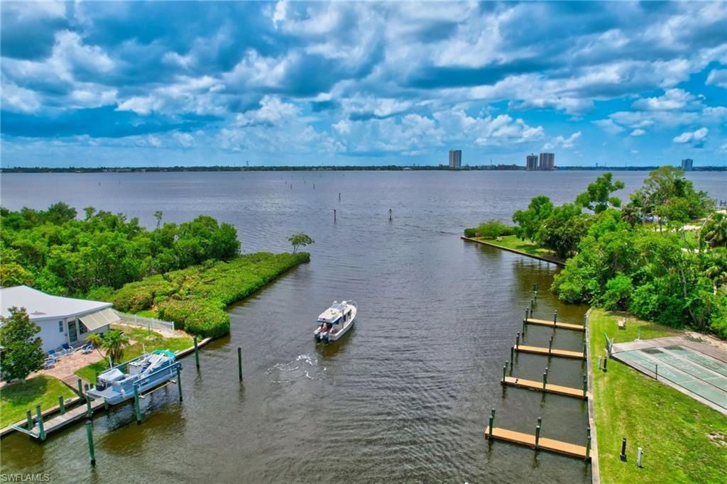 5554 Sir Walter Way, North Fort Myers, FL 33917 Photo