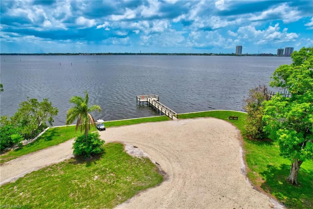 5554 Sir Walter Way , North Fort Myers, FL 33917 Photo