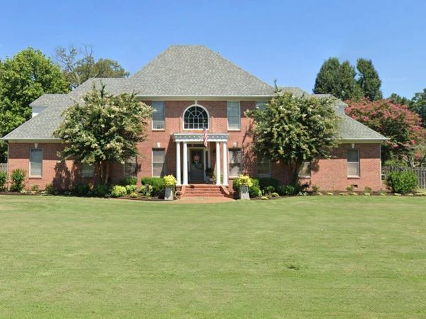 37 CROWNPOINTE CV, Jackson, TN 38305