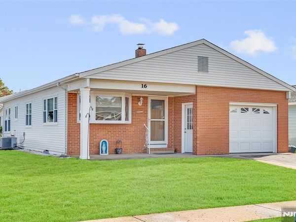 16 Calalou Court, TOMS RIVER, NJ 08757