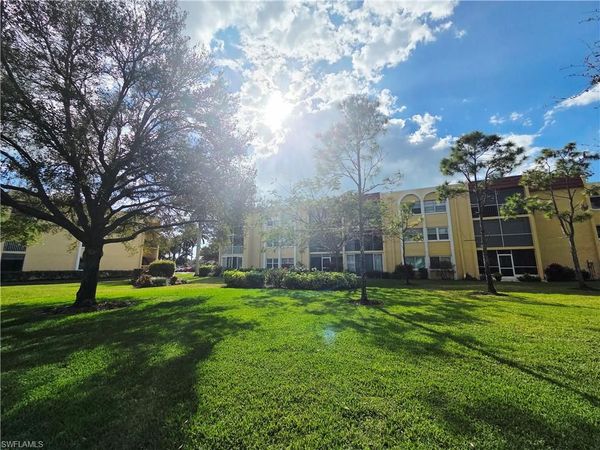 1086 Forest Lakes DR, Unit 9207, NAPLES, FL 34105