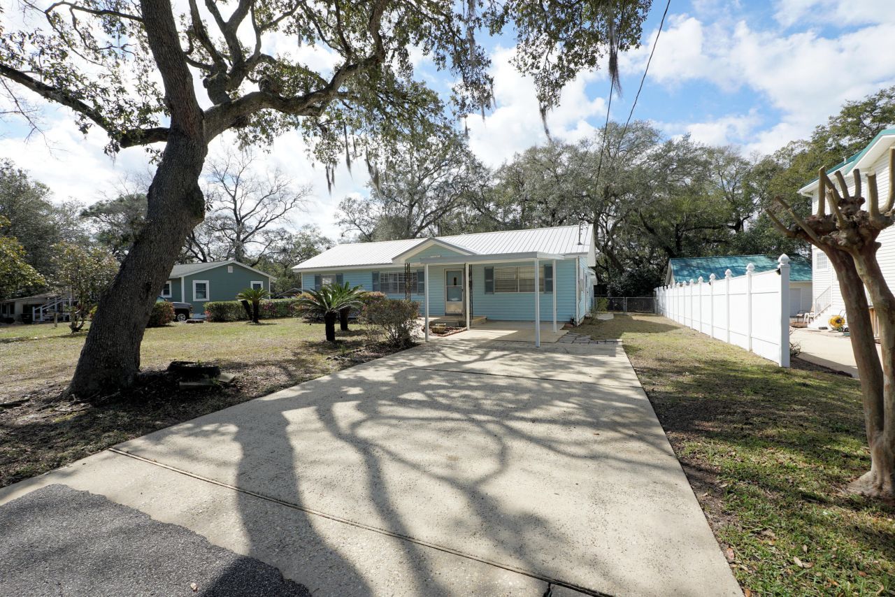 116 Edge Avenue, Valparaiso, FL 32580 Main Photo